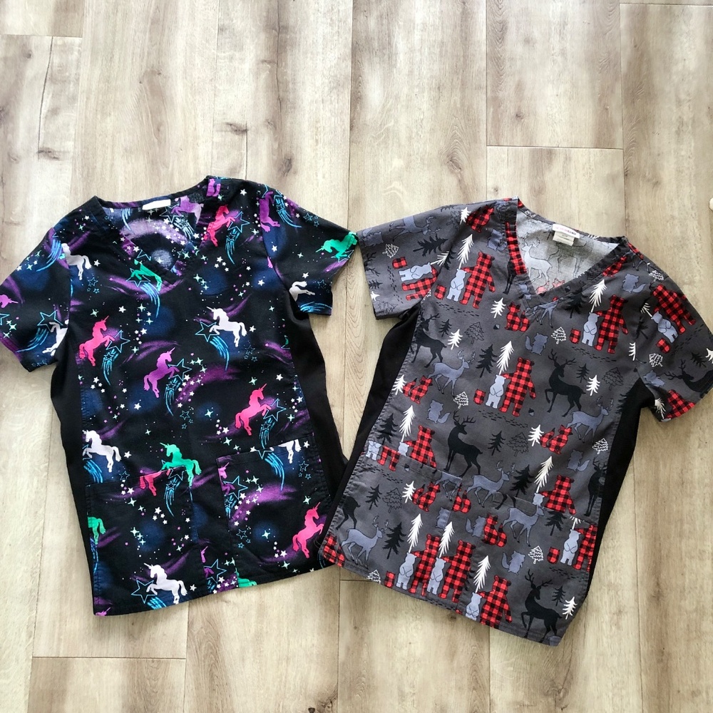 Scrub Star, Womens Scrub Tops,‎ Set of 2, Unicorns & Bear Pattern, Both Sized XS